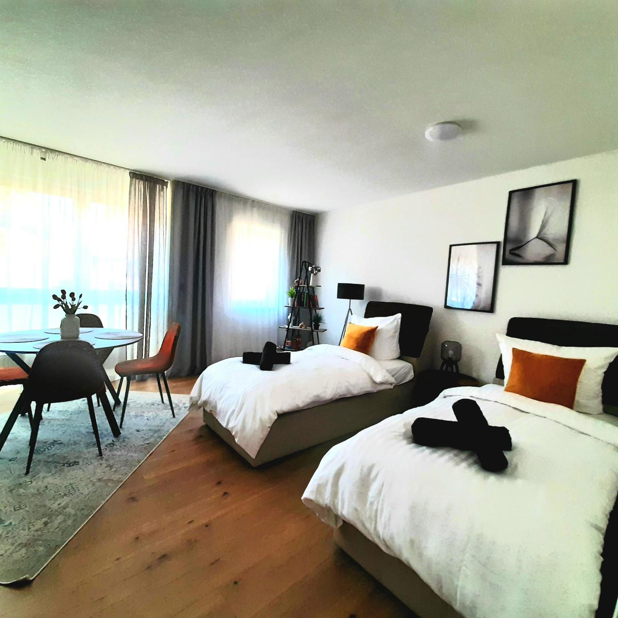 Comfort Apartment - Self-Check-In - 2 Schlafzimmer - Bis 5 Pers - Zentrumnah - Parkplatz - Wifi - Balkon 诺因基兴 外观 照片